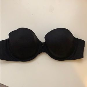Victoria’s Secret strapless bra 36B
